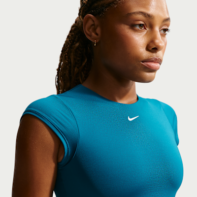 Nike Swim Women's Cropped Swim Top. Nike.com
